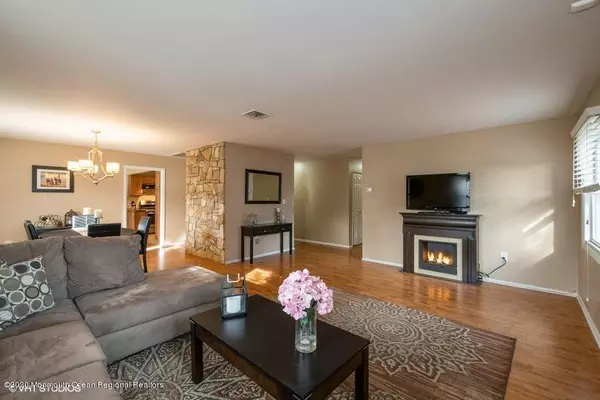 Aberdeen, NJ 07747,52 Cambridge Drive