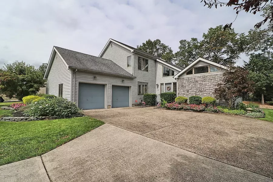 726 Oxford Road, Lanoka Harbor, NJ 08734