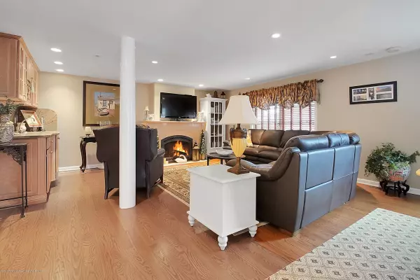 Lavallette, NJ 08735,454 Biscayne Court