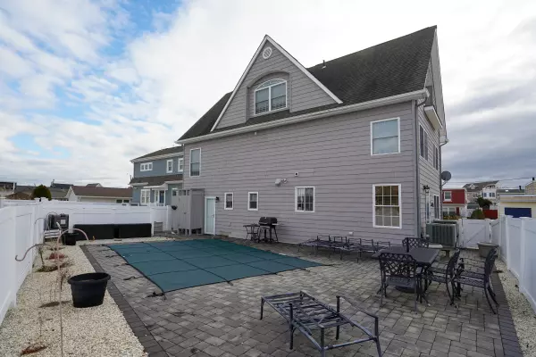 Lavallette, NJ 08735,454 Biscayne Court