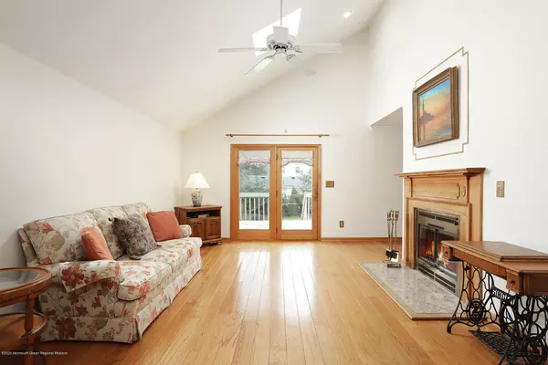 Rumson, NJ 07760,38 Forrest Avenue