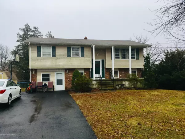 815 Royal Lane, Toms River, NJ 08753