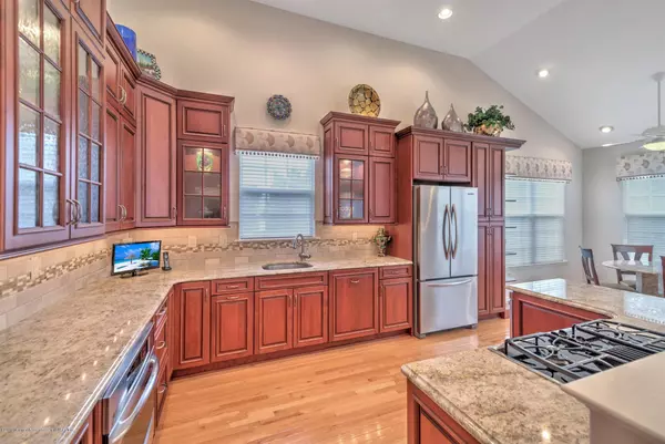 Monroe, NJ 08831,12 Moorland Boulevard