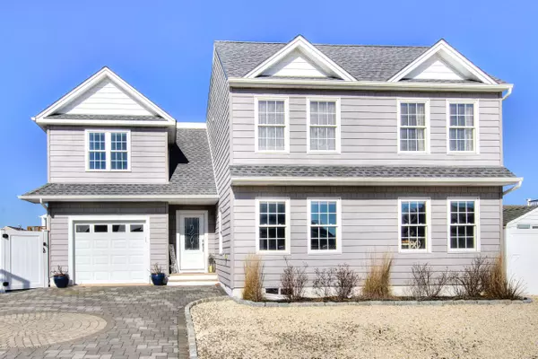 Manahawkin, NJ 08050,139 Jeremy Lane