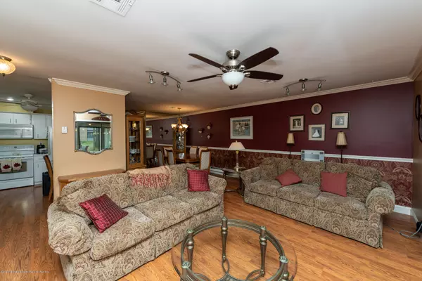 Red Bank, NJ 07701,2 Hyannis Court