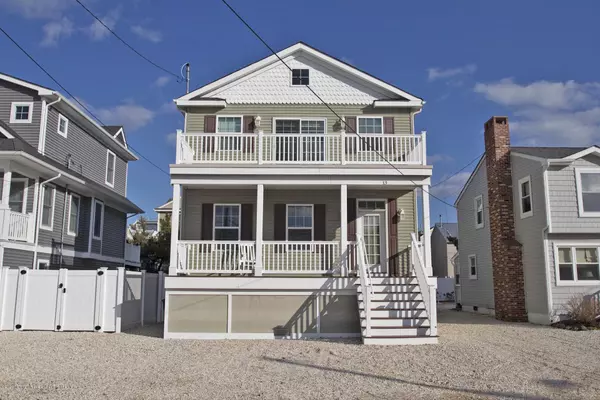 Lavallette, NJ 08735,13 Sterling Avenue