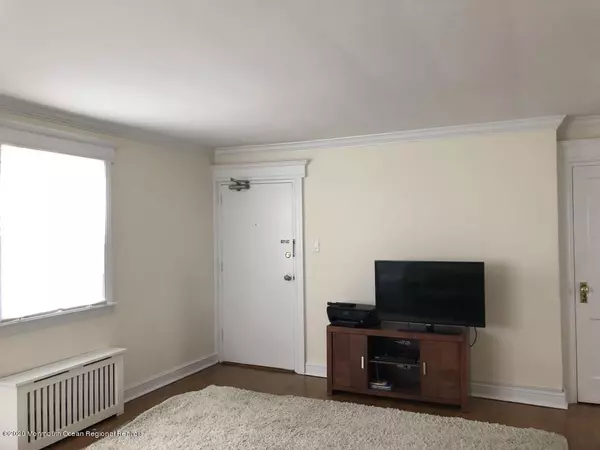 Asbury Park, NJ 07712,304 Deal Lake Drive #34