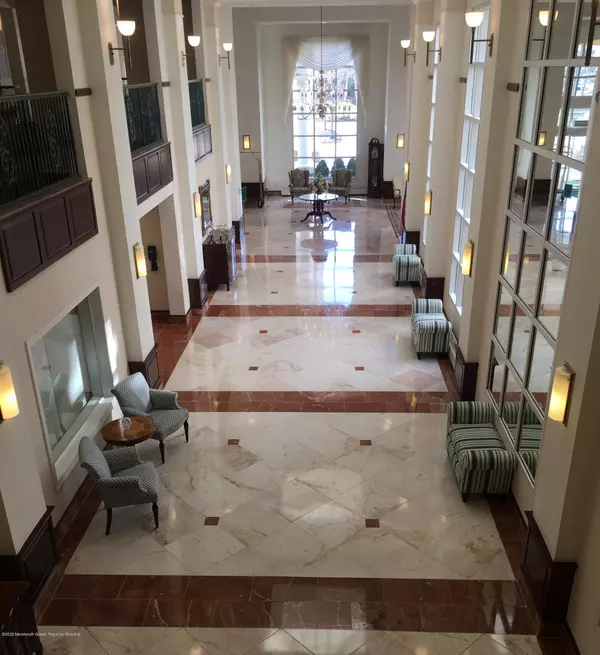 Spring Lake, NJ 07762,700 Ocean Avenue #328