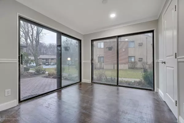 Red Bank, NJ 07701,14 Western Reach