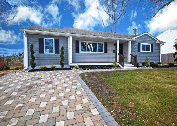 17 Koenig Lane, Freehold, NJ 07728