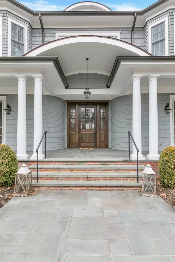 Rumson, NJ 07760,152 Black Point Road