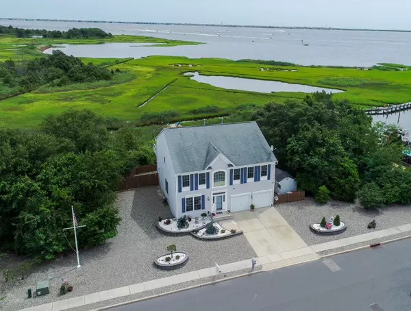 22 Bowsprit Drive, Bayville, NJ 08721