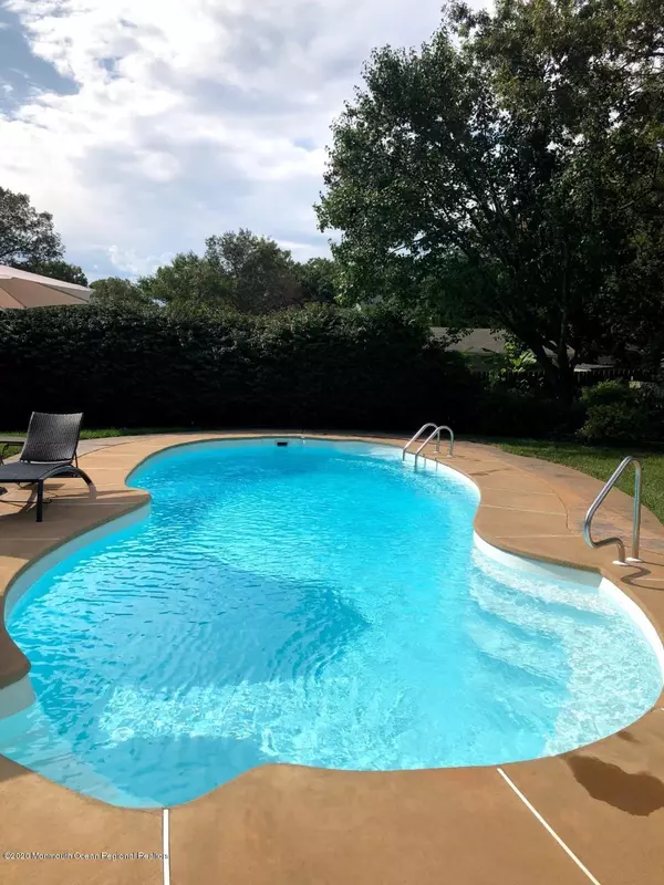 Manahawkin, NJ 08050,216 Wave Road