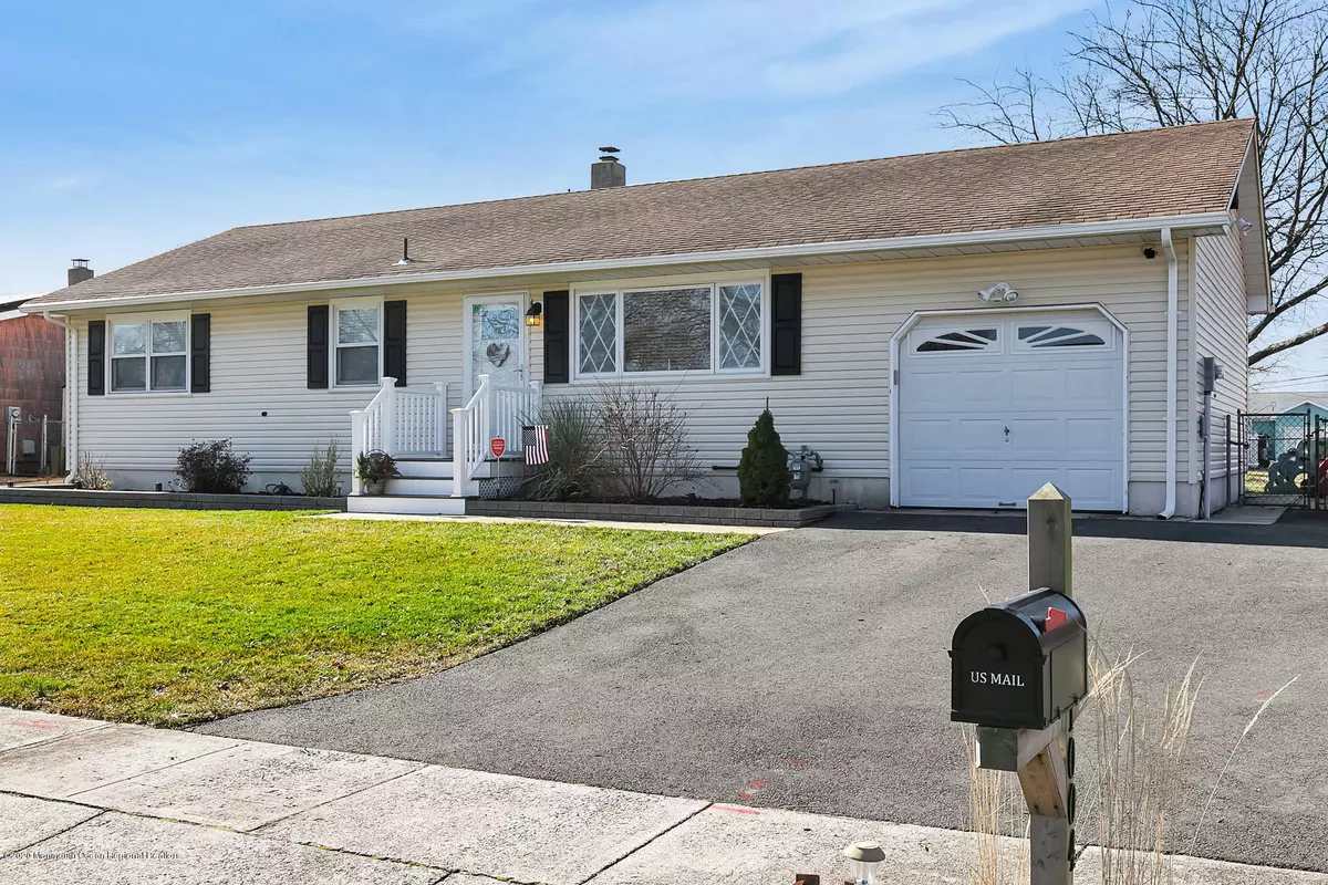 Toms River, NJ 08753,1004 Midwood Drive