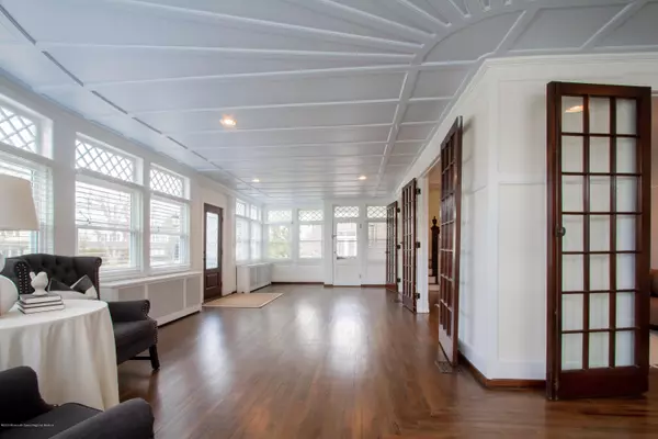 Red Bank, NJ 07701,198 River Road