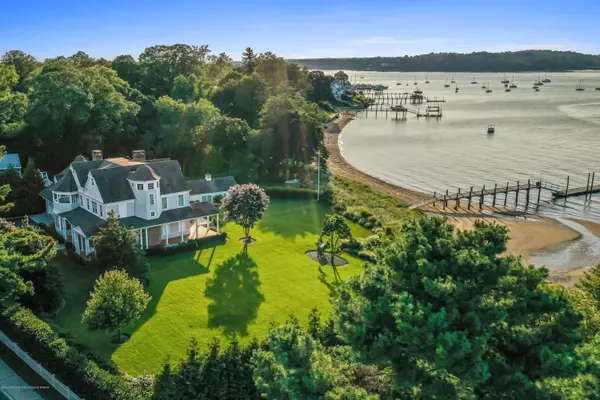 Fair Haven, NJ 07704,895 River Road