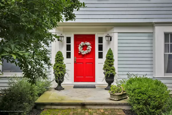 Rumson, NJ 07760,8 Woodside Drive