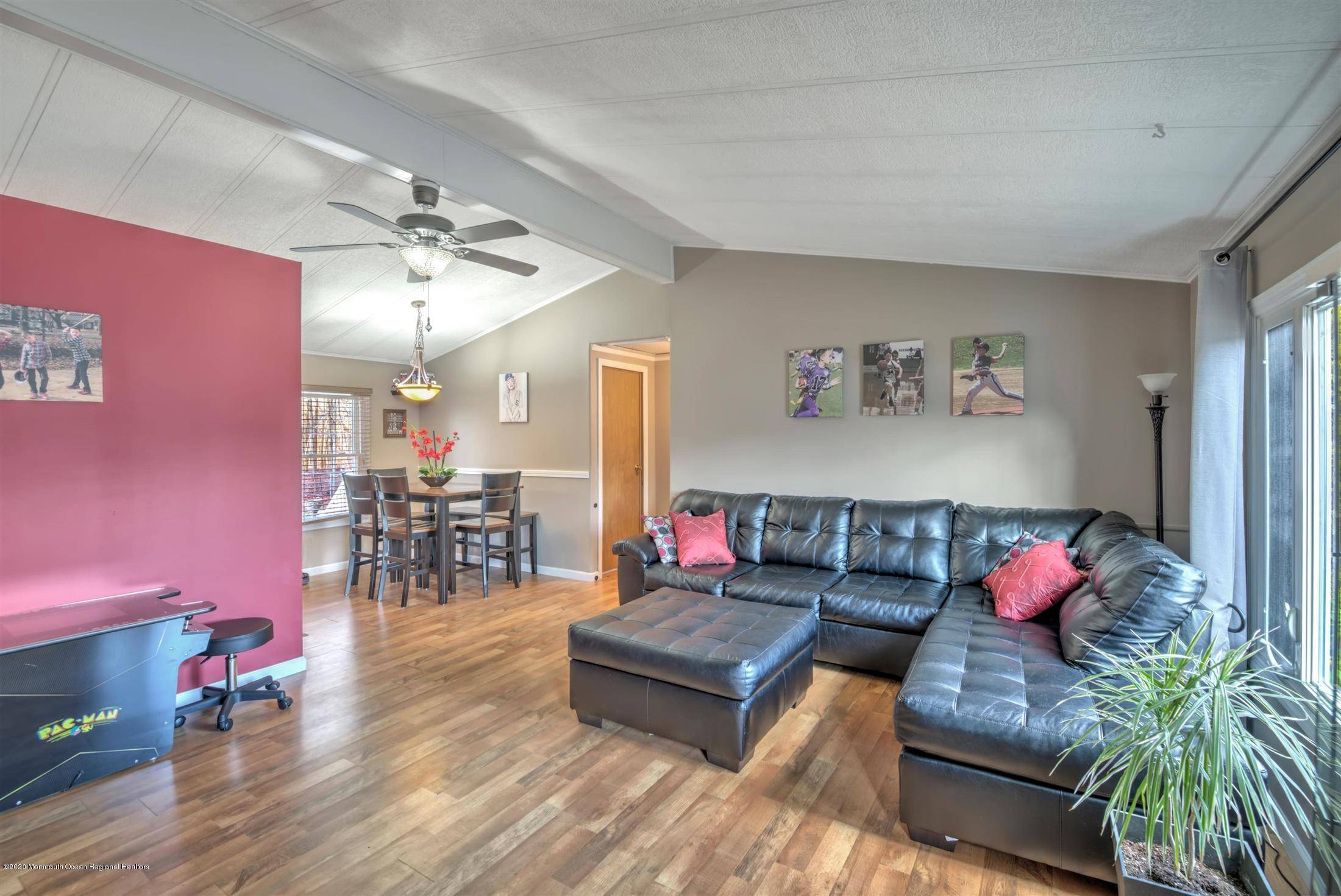 Manalapan, NJ 07726,27 Short Oaks Court