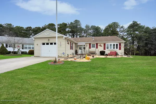 14 Point Blanche Court, Toms River, NJ 08757