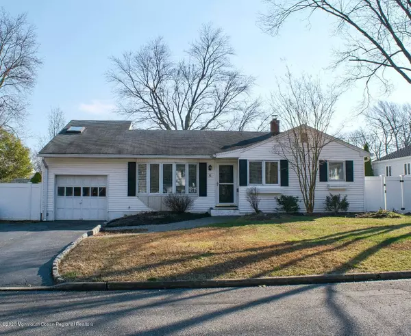 6 Lakeside Place, Port Monmouth, NJ 07758