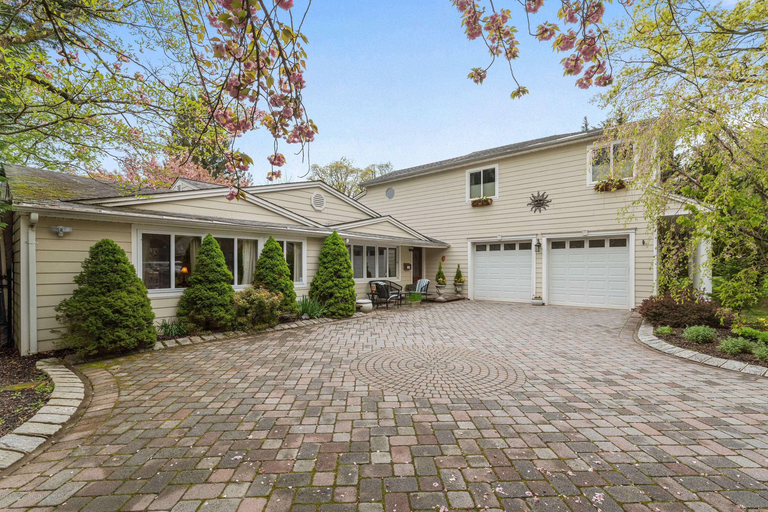 100 Westend Avenue, Shrewsbury Boro, NJ 07702