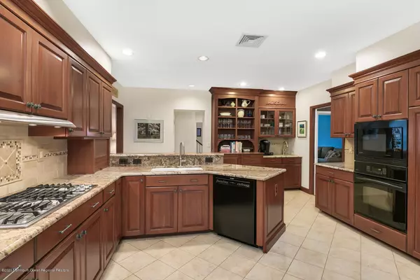 Red Bank, NJ 07701,10 Alexander Drive