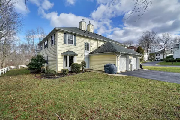 2103 Buckingham Circle, Middletown, NJ 07748