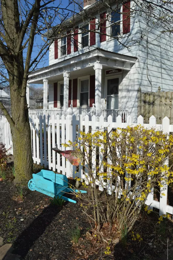 Cookstown, NJ 08511,10 Main Street