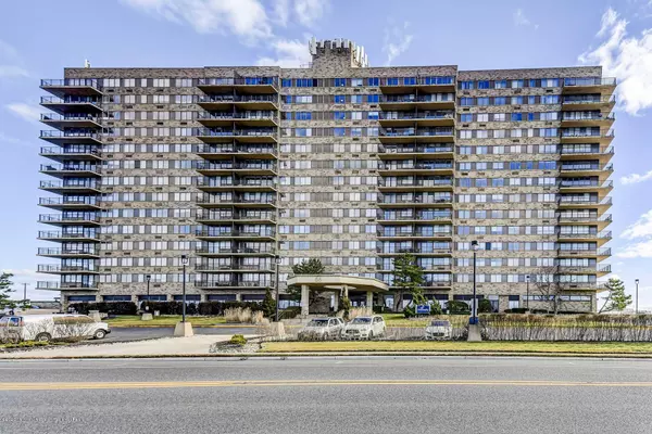 Monmouth Beach, NJ 07750,55 Ocean Avenue #2F