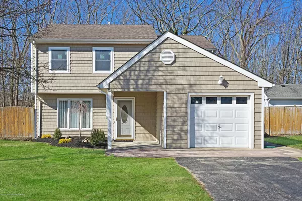 25 Ravenwood Boulevard, Barnegat, NJ 08005