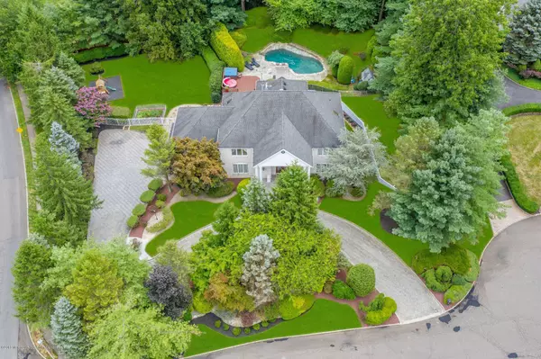 3 Kimball Turn, Holmdel, NJ 07733