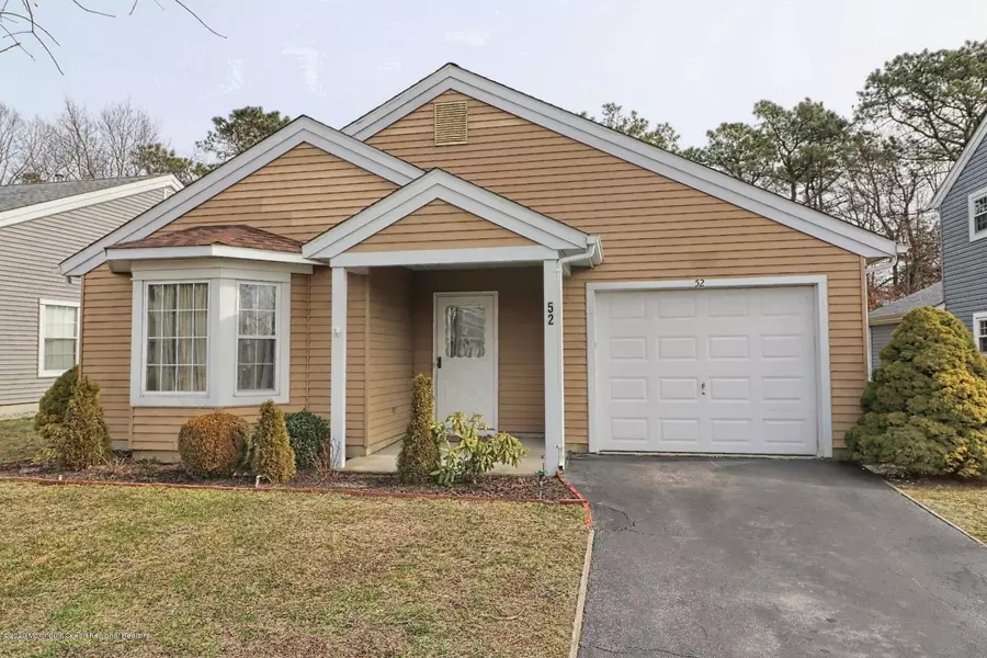 52 Pine Oak Boulevard, Barnegat, NJ 08005