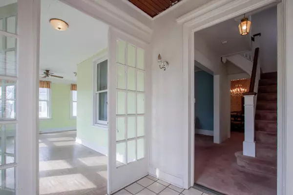 Fair Haven, NJ 07704,661 River Road