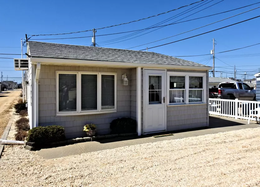 26 E Pompano Way, Lavallette, NJ 08735