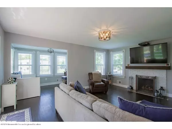 Little Silver, NJ 07739,326 Silverside Avenue