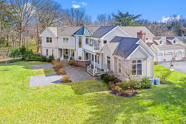 Rumson, NJ 07760,90 Rumson Road