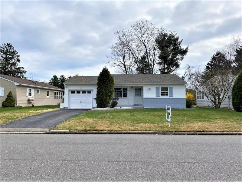 72 Edinburgh Drive, Toms River, NJ 08757