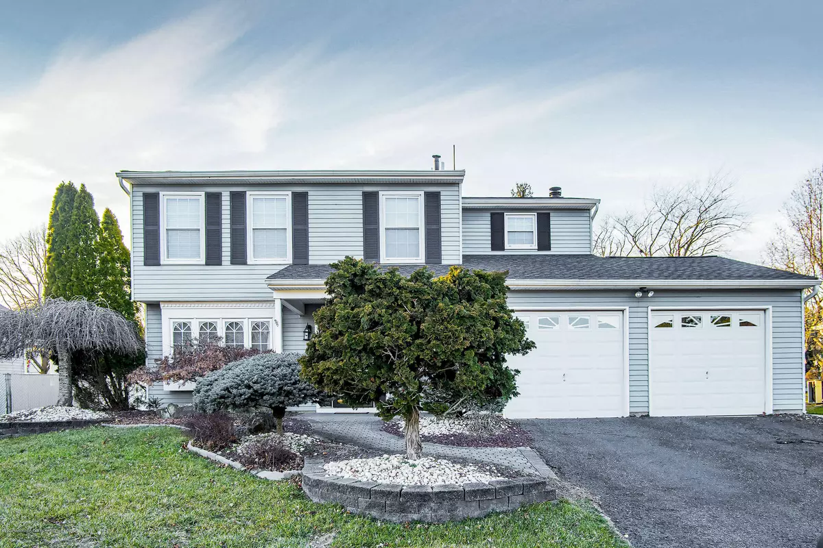 Howell, NJ 07731,51 Markwood Drive