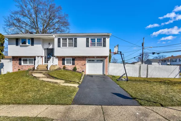 Hazlet, NJ 07730,2 Carlow Way