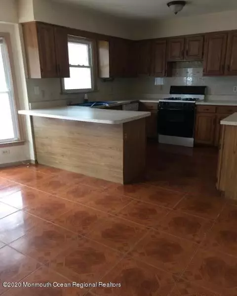 Lanoka Harbor, NJ 08734,751 Oak Road