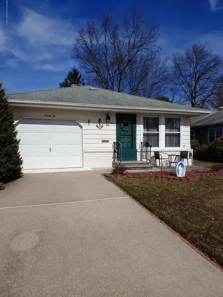 92 Barbados Drive S, Toms River, NJ 08757