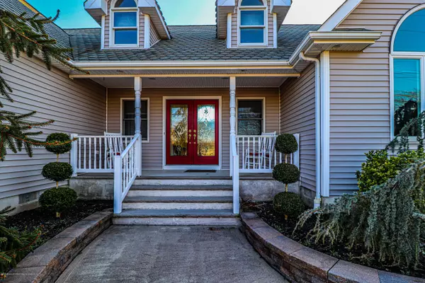 Lanoka Harbor, NJ 08734,819 Laurel Boulevard