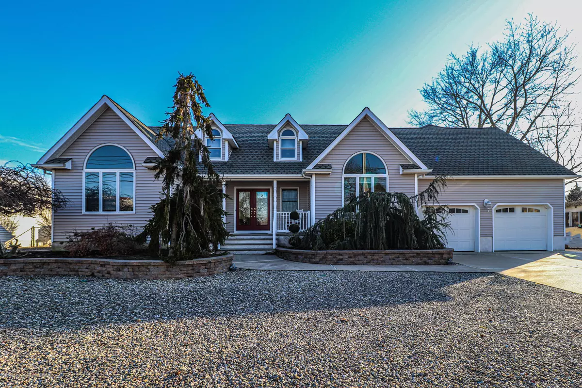 Lanoka Harbor, NJ 08734,819 Laurel Boulevard