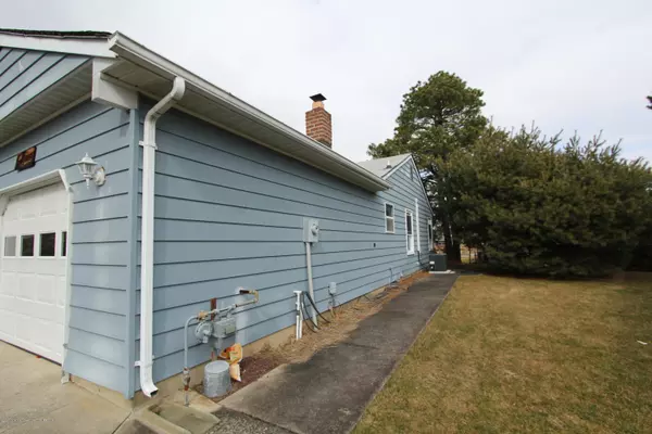 Toms River, NJ 08757,17 La Combe Terrace