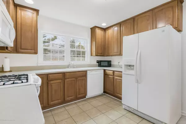 Matawan, NJ 07747,2 Fawn Drive