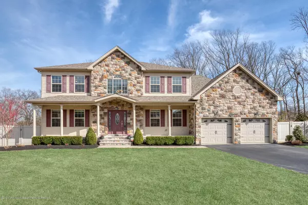 7 Seminole Drive, Holmdel, NJ 07733