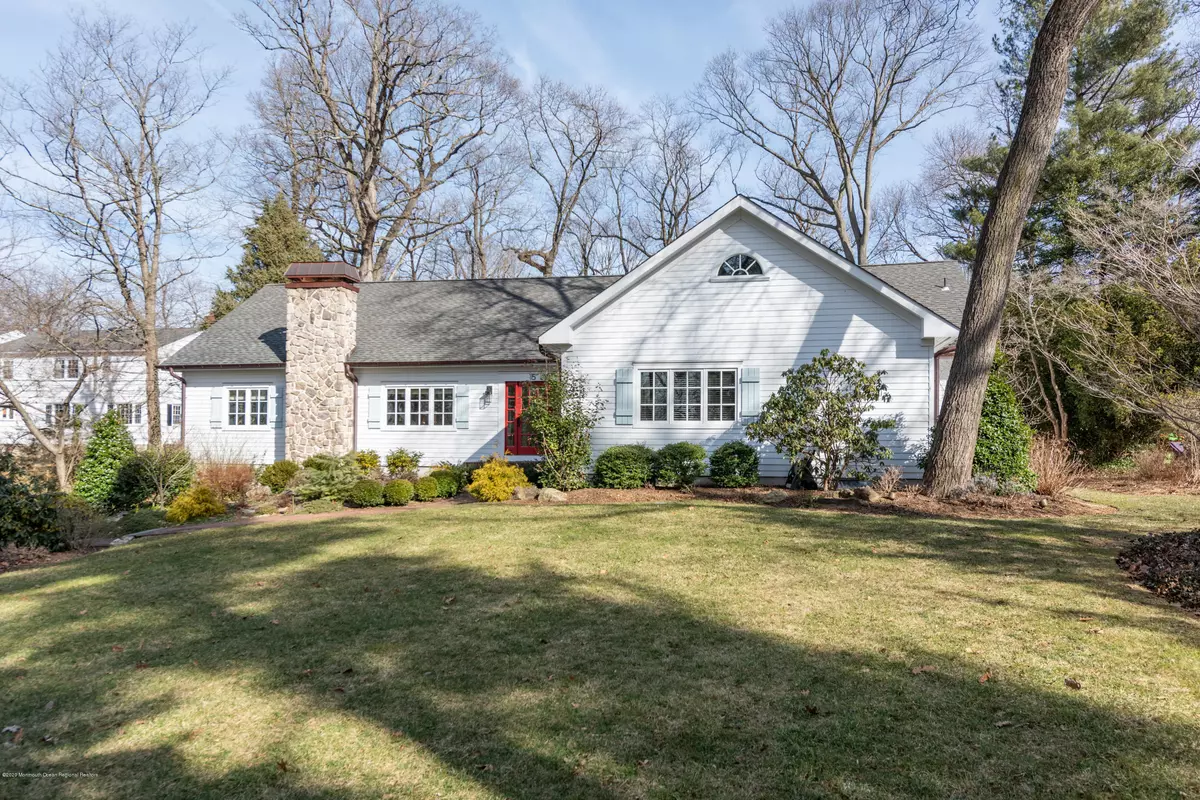 Rumson, NJ 07760,15 Circle Drive