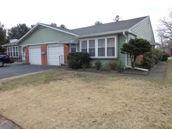 12 Independence Parkway #B, Whiting, NJ 08759