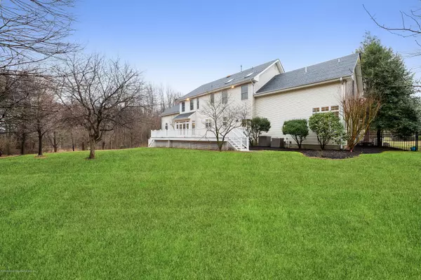 Holmdel, NJ 07733,21 Dearborn Drive