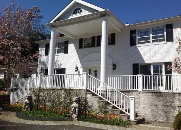 Red Bank, NJ 07701,589 Navesink River Road